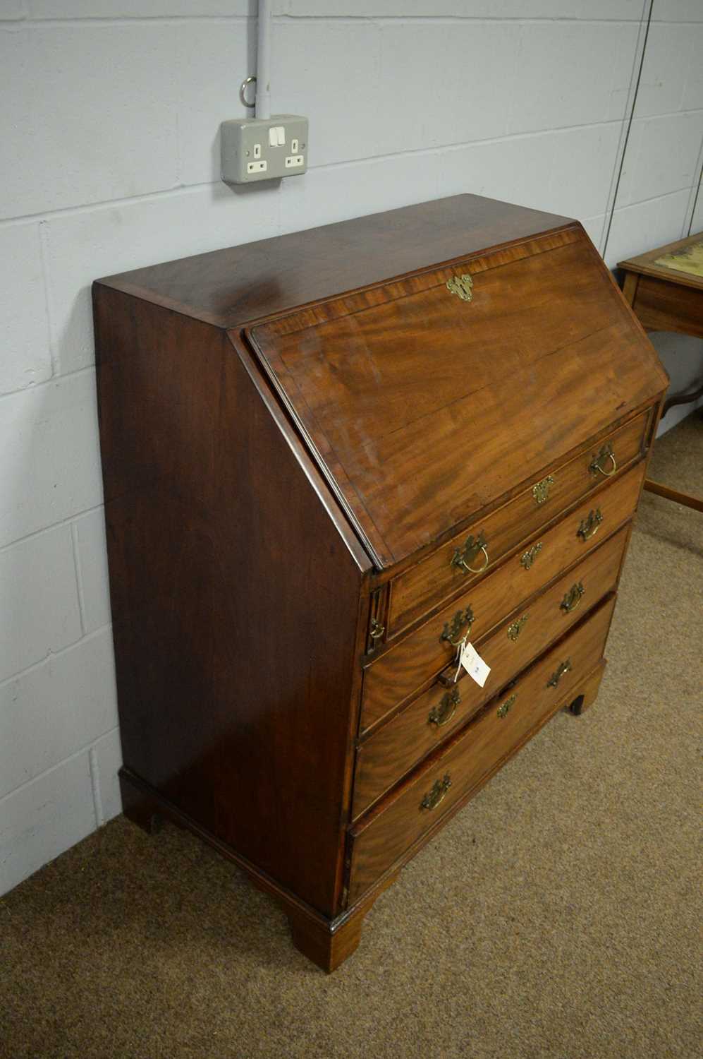 A Georgian mahogany writing bureau - Image 3 of 4