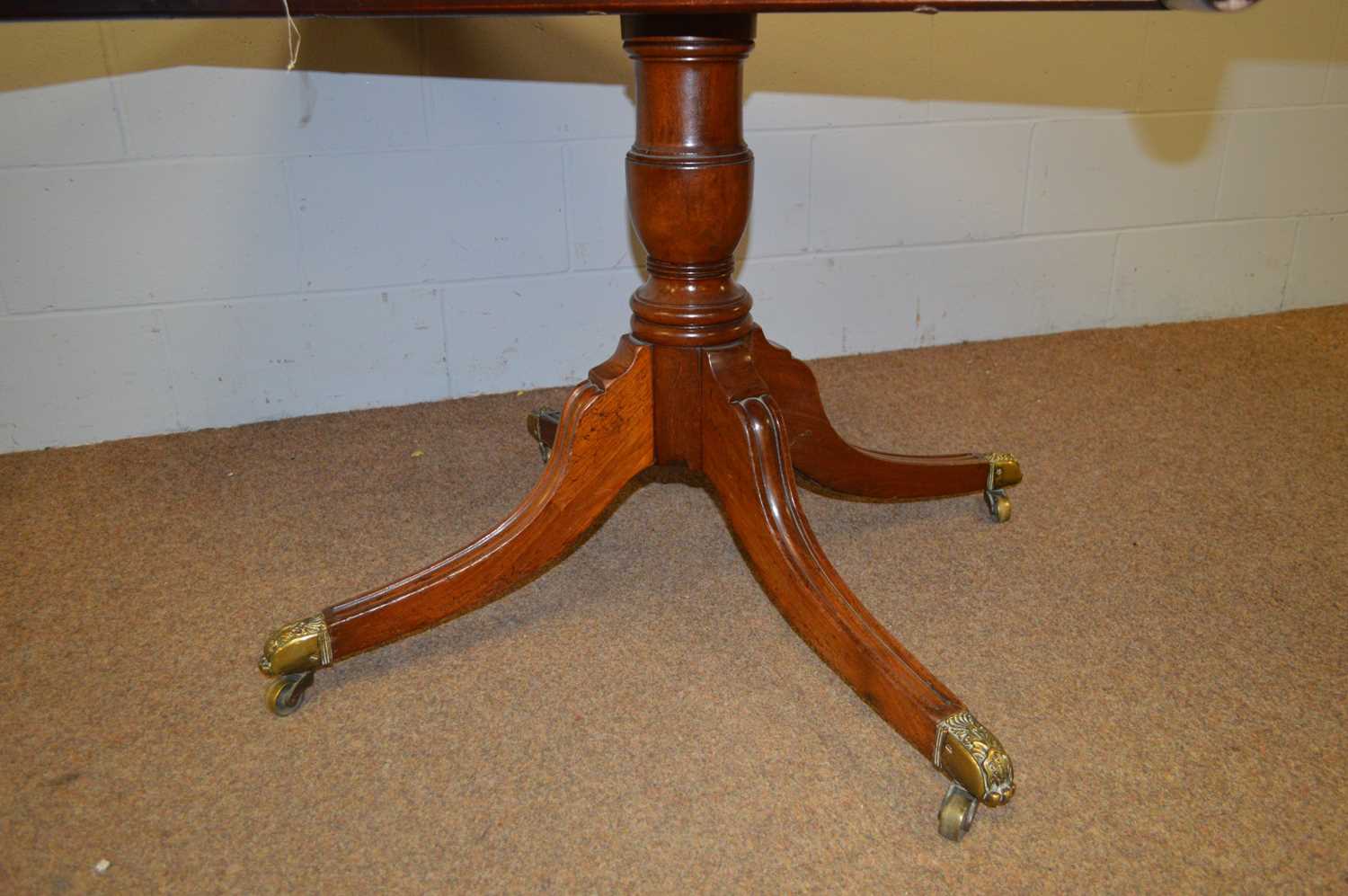 A 19th Century mahogany pedestal dining table. - Image 4 of 7