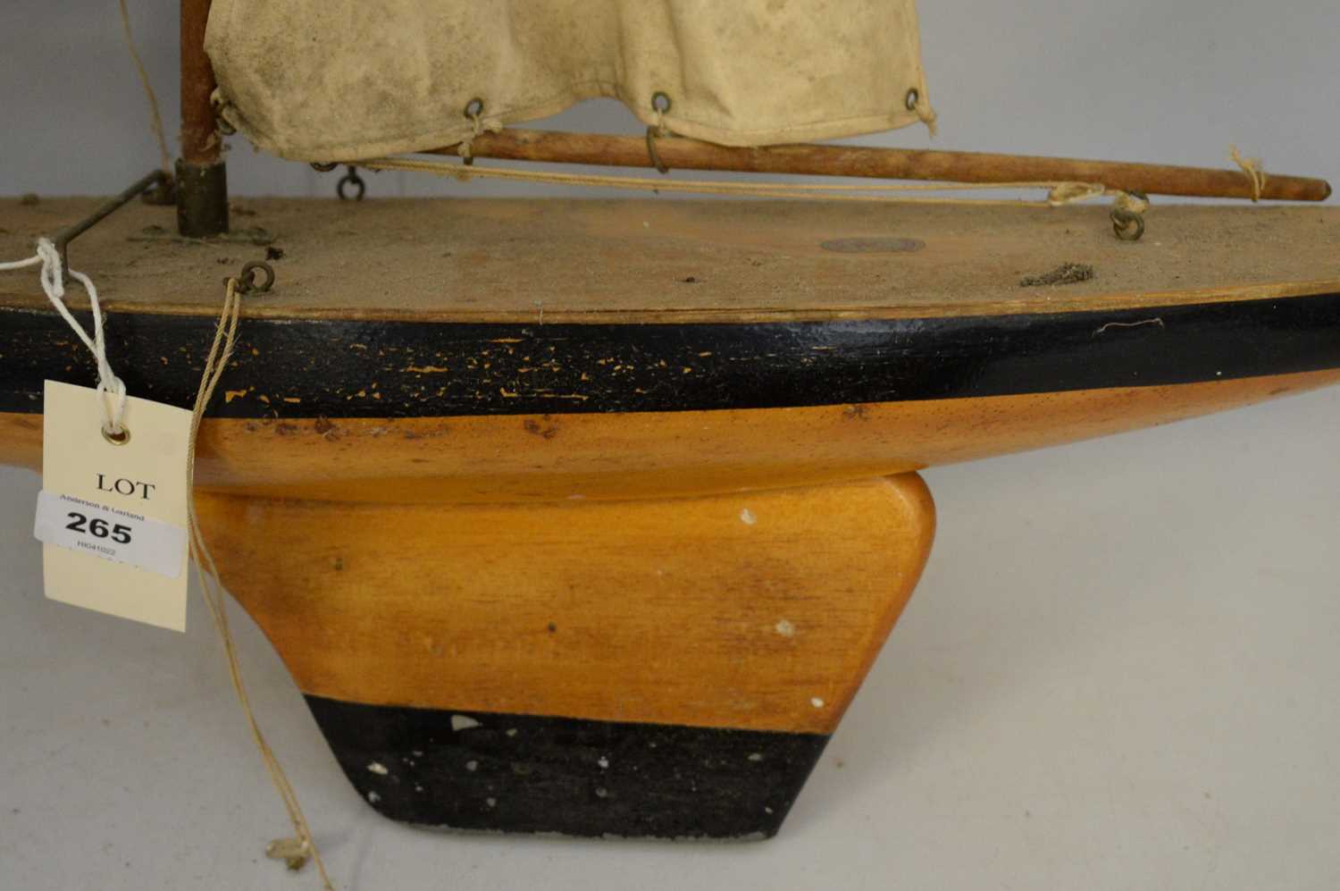 A stained and painted wood model sailing ship ‘Meteorite’. - Image 3 of 3