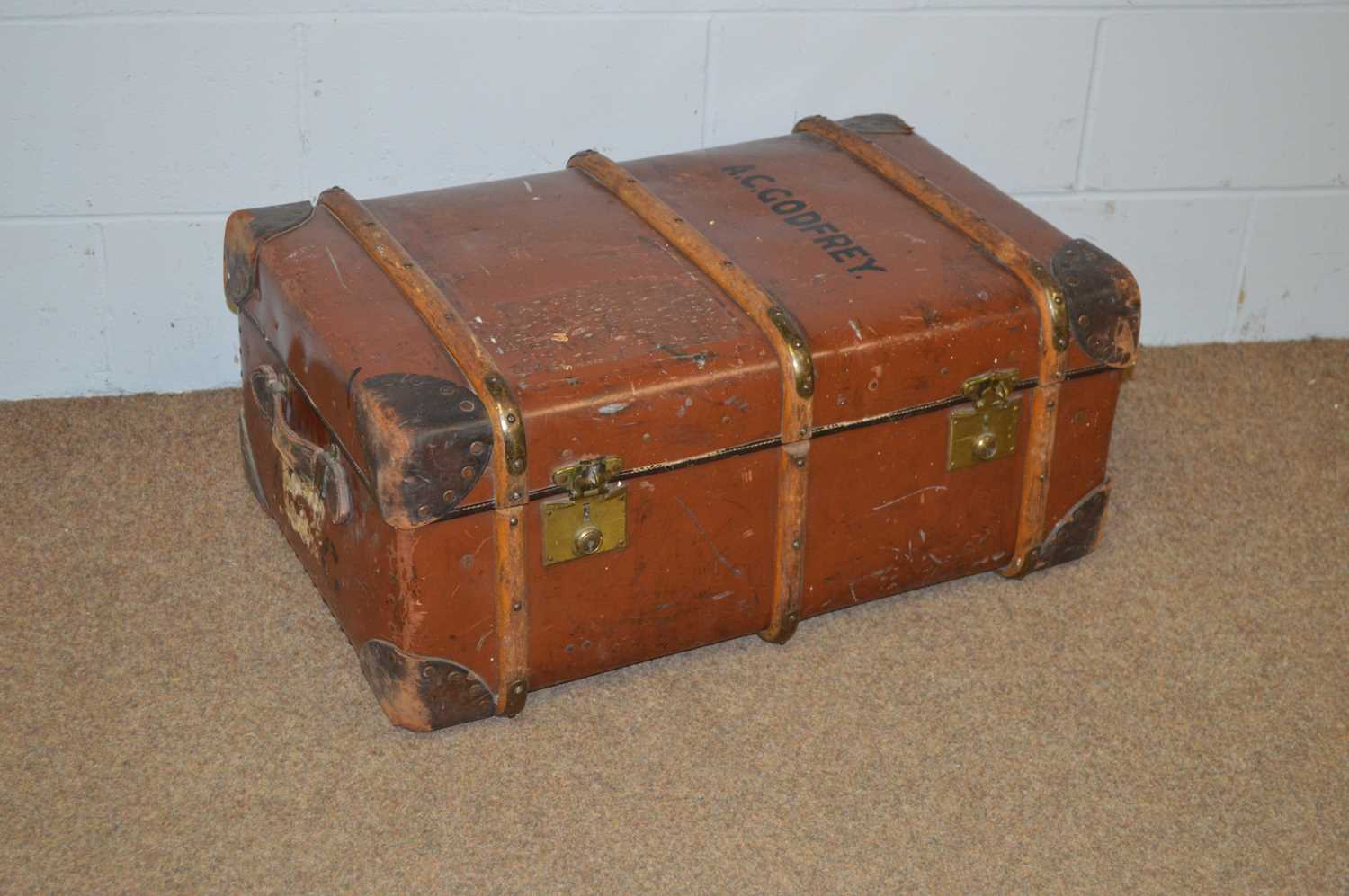 A vintage steamer travel trunk - Image 3 of 6