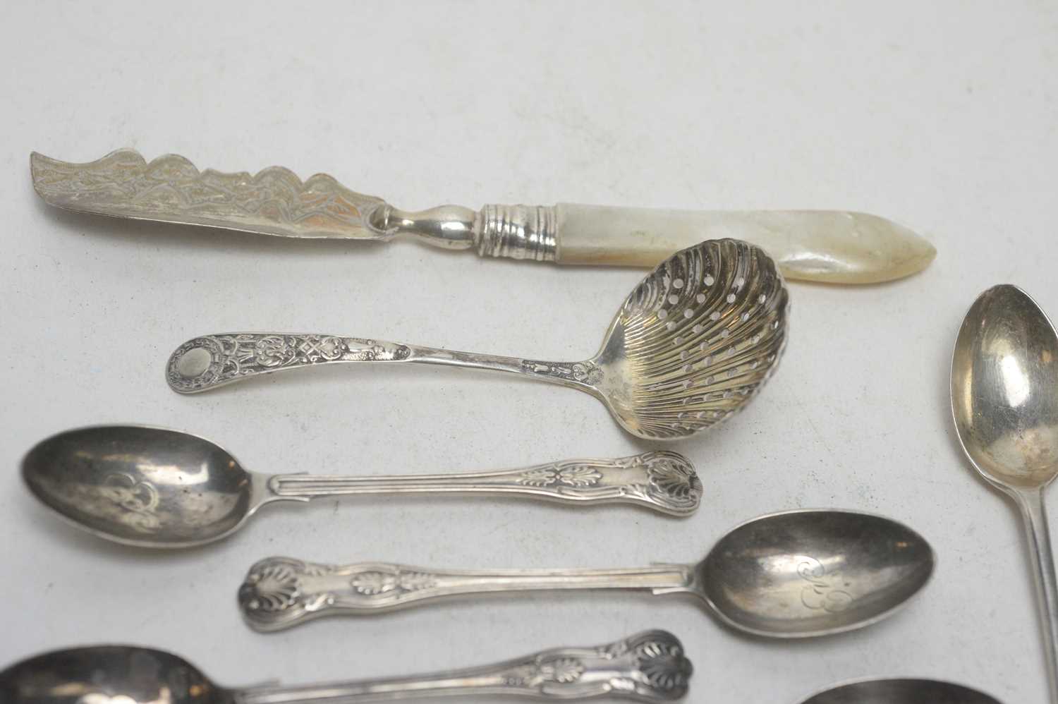 A selection of silver tea and coffee spoons, and a butter knife - Image 3 of 4