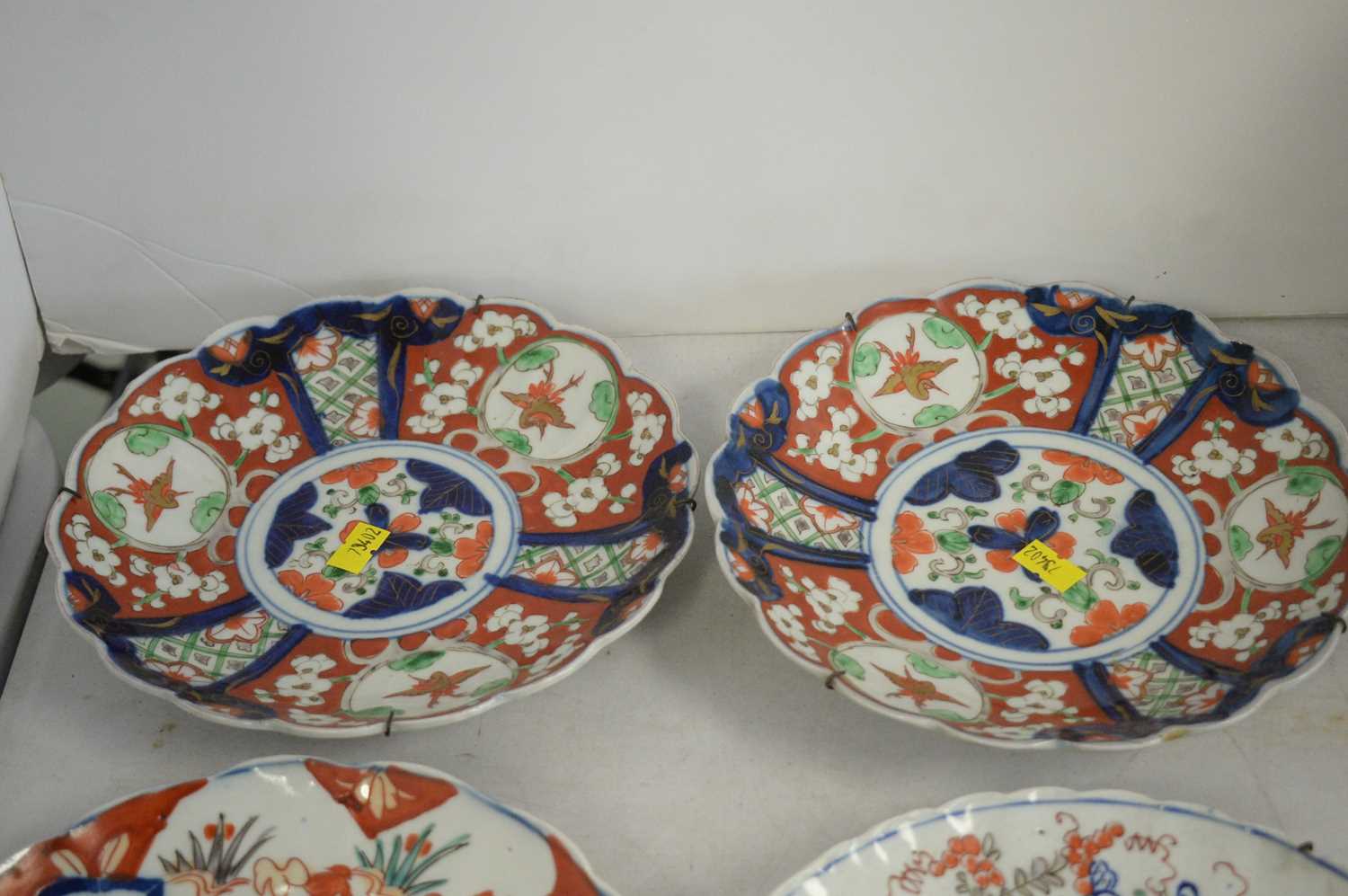 A selection of Japanese Imari plates. - Image 3 of 4