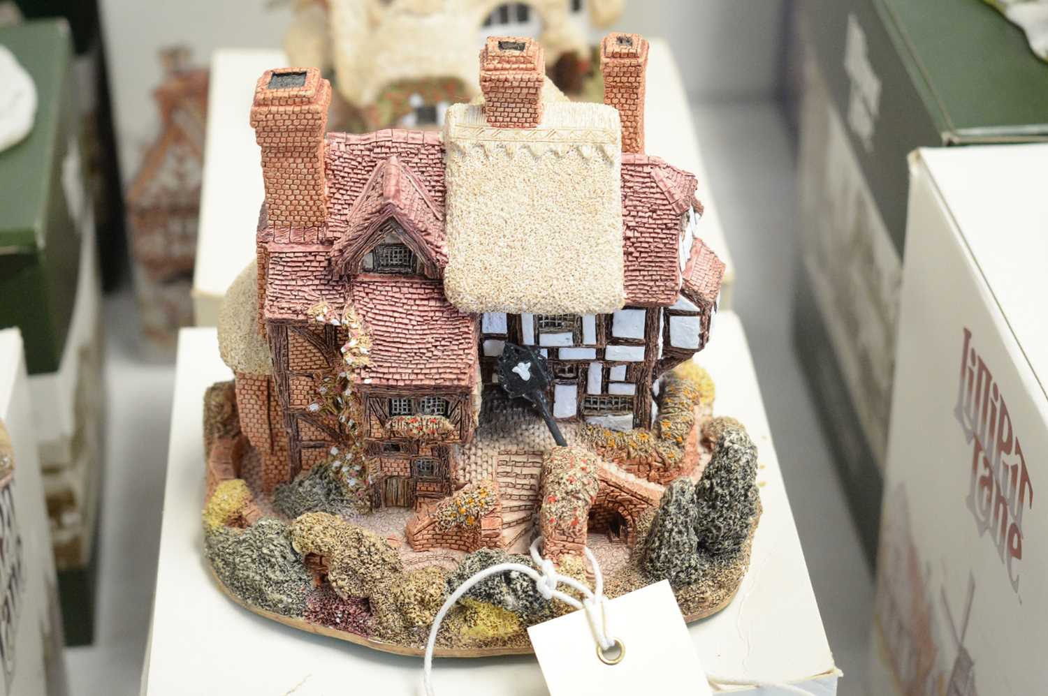 A collection of Lilliput Lane collectible architectural sculptures. - Image 3 of 4