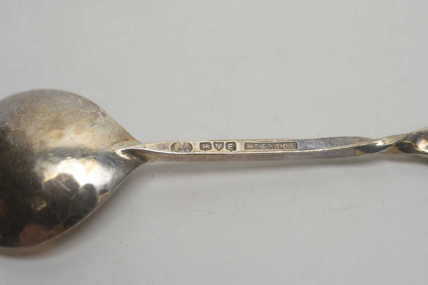 An Arts & Crafts silver spoon, by Keswick School of Industrial Arts, - Bild 3 aus 3