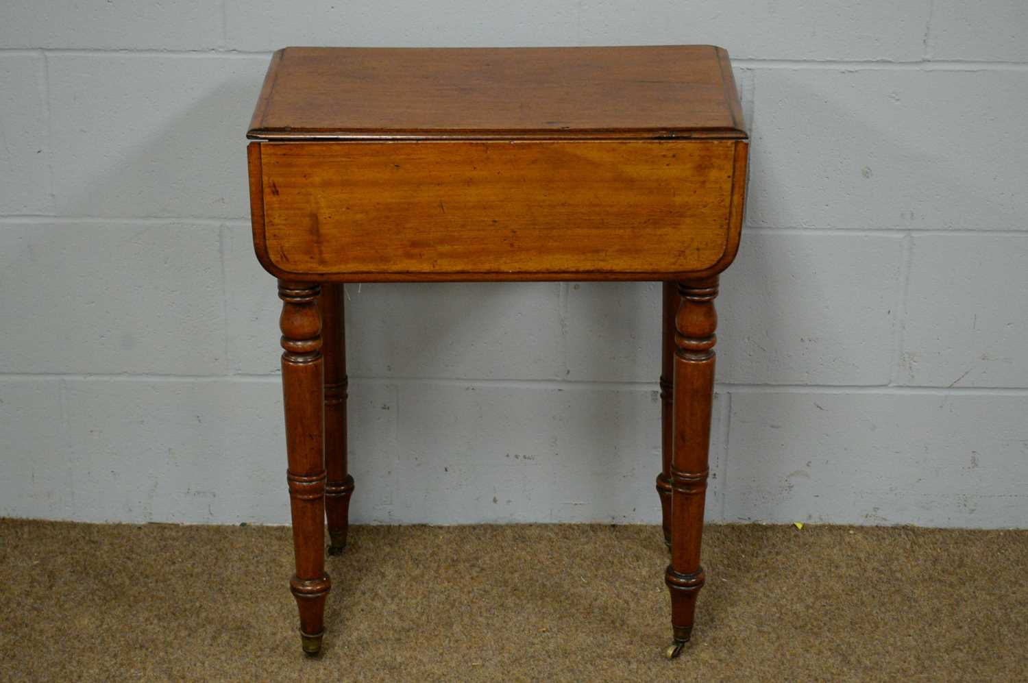 A Victorian Sutherland table; and a small Victorian Pembroke table. - Image 2 of 7