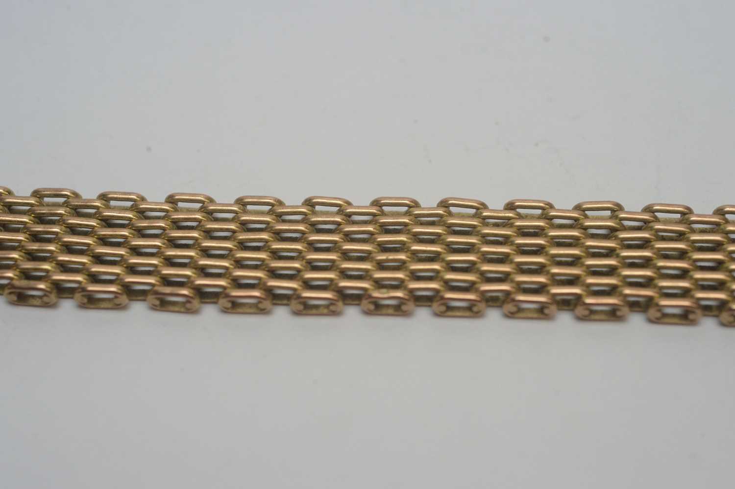 A 9ct yellow gold bracelet, - Image 3 of 3