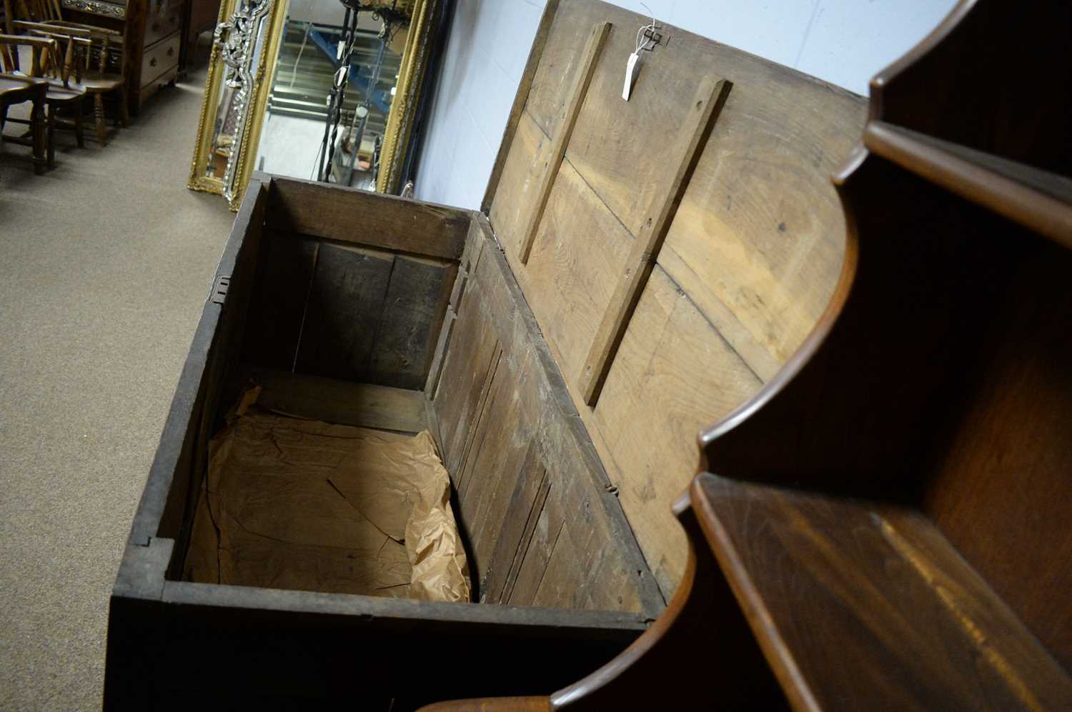 An 18th Century oak mule chest. - Image 4 of 4