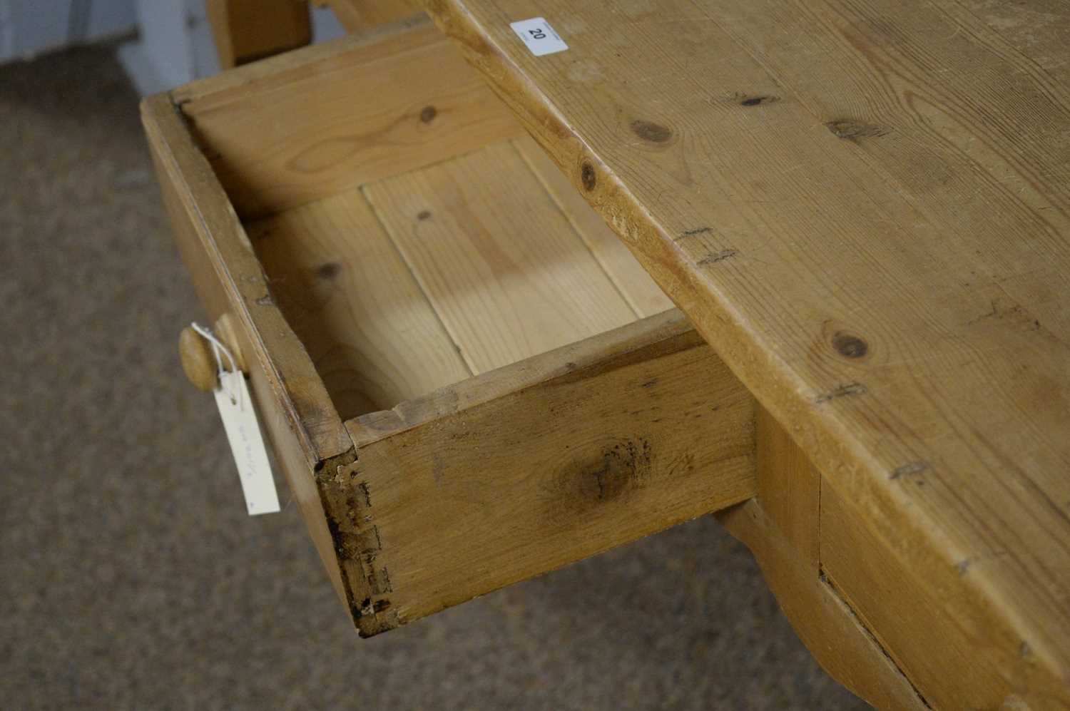 A French-style pine side/hall table. - Image 3 of 3