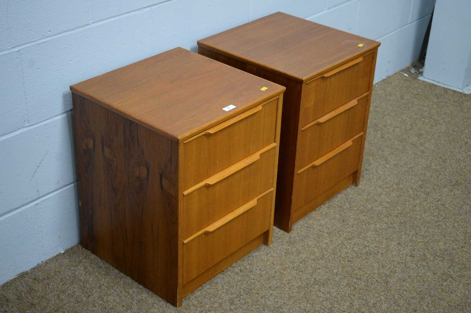 A pair of mid Century teak veneered bedside chests. - Image 2 of 5