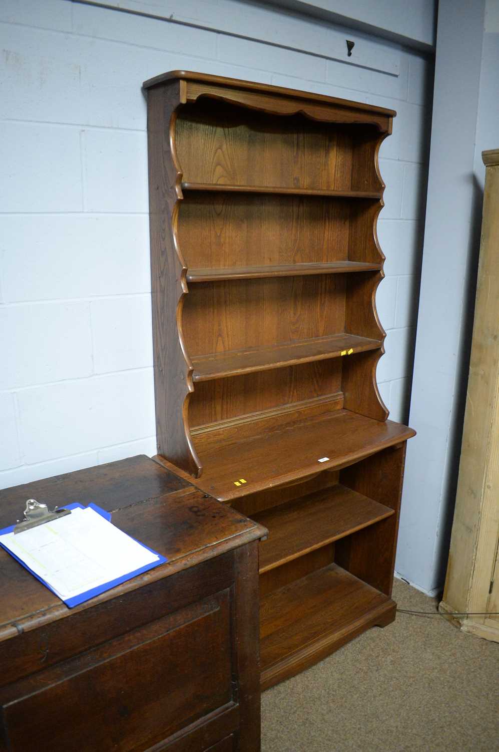 Ercol: a large elm open bookcase. - Image 2 of 4