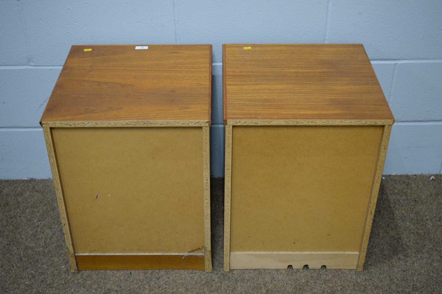A pair of mid Century teak veneered bedside chests. - Image 5 of 5