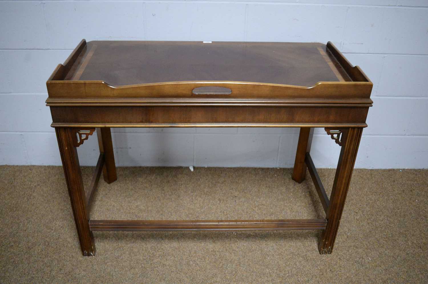 Lane, Altavista, Virginia: a Georgian style mahogany and banded writing desk. - Image 6 of 6