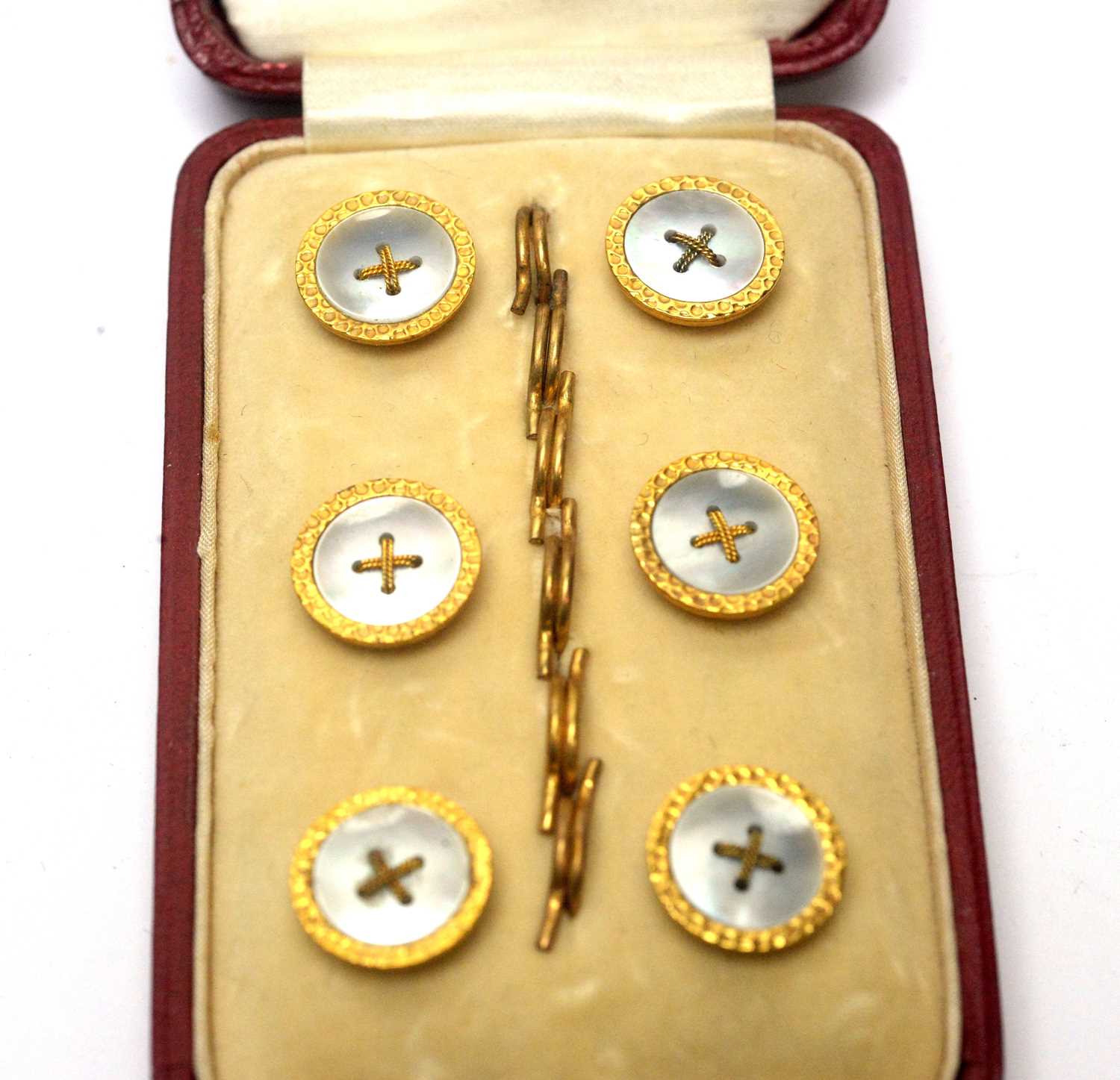 A 9ct yellow gold tie pin, and various shirt studs - Image 5 of 5