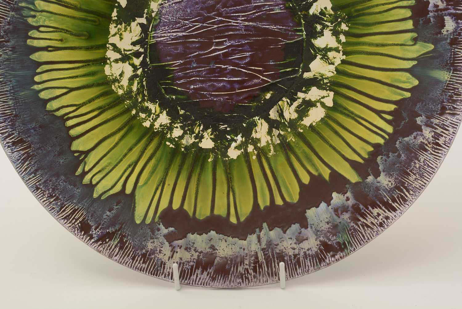 Art glass charger - Image 3 of 3