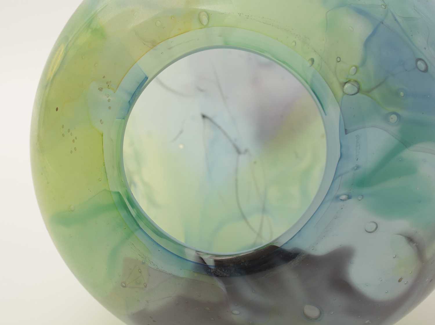 Adam Aaronson studio glass vase - Image 5 of 5