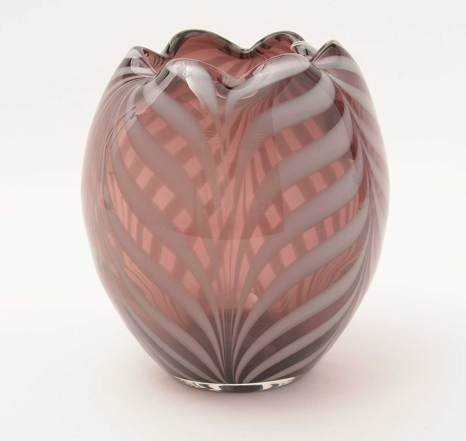 Fenton Glass Vase - Image 2 of 5