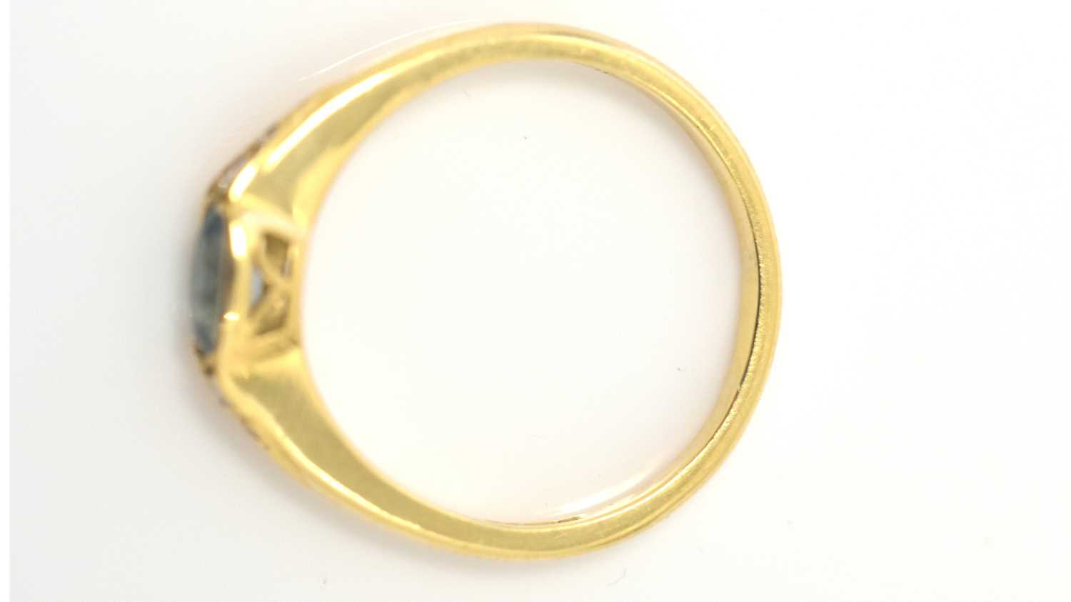 An aquamarine and diamond ring, - Image 2 of 4