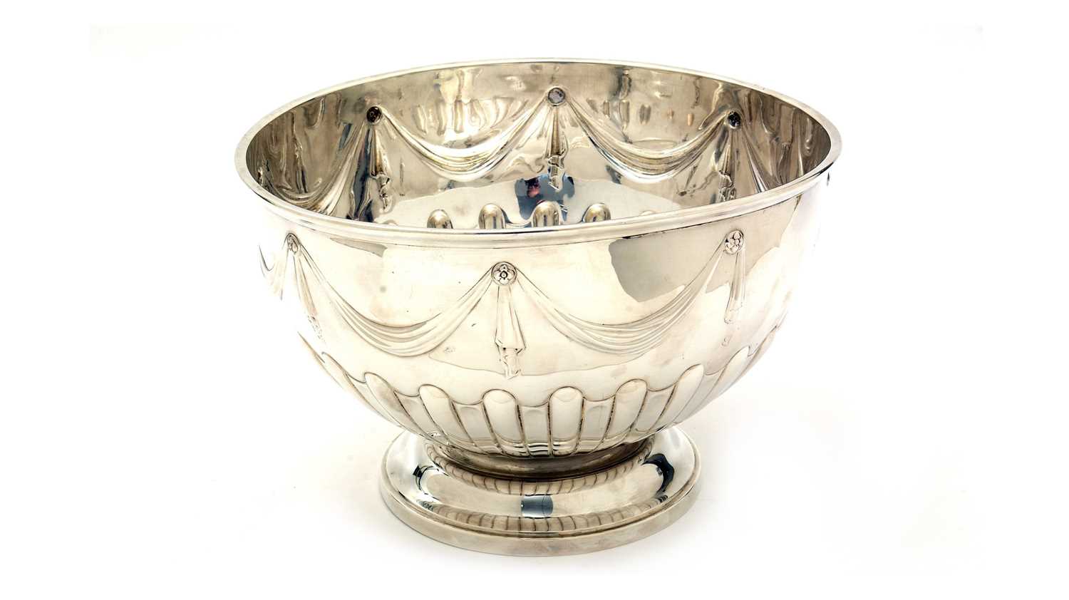 A late Victorian silver rose bowl, by Walter, Michael, John and Stanley Barnard,