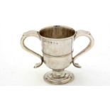 A George III silver two-handled loving cup, by Langlands & Robertson