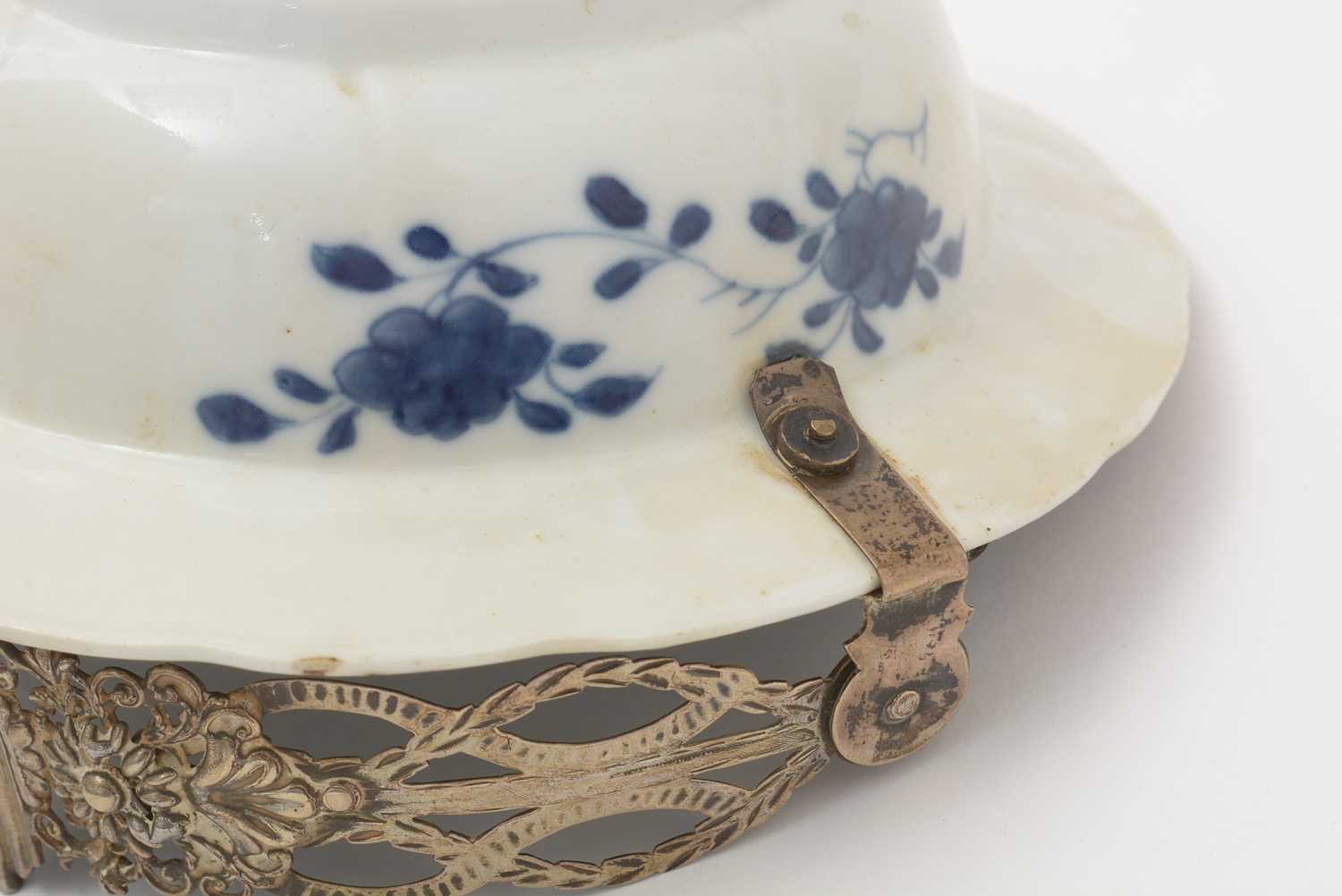 Kangxi blue and white bowl with European metal mounts - Image 25 of 26