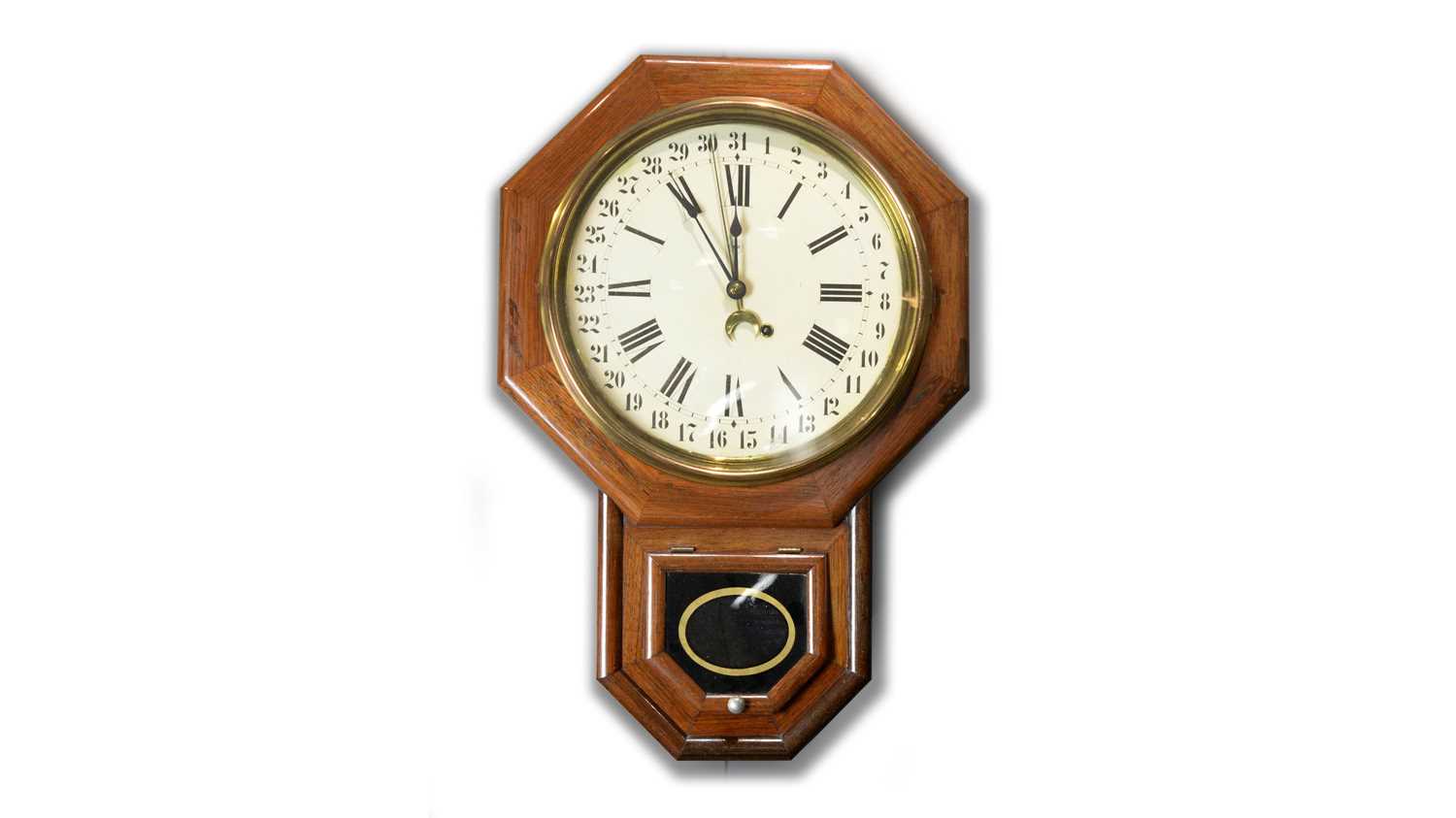 Seth Thomas, Thomaston, Conn, USA: an American oak drop dial wall clock