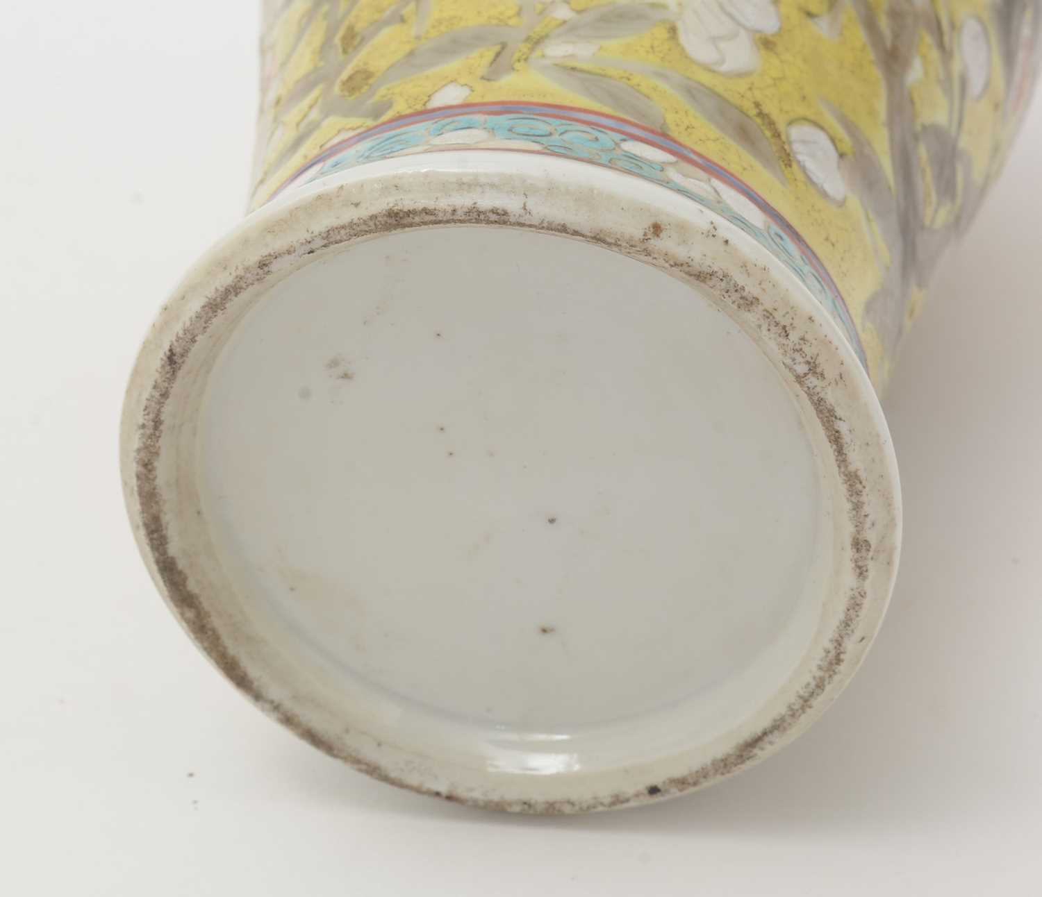 Canton bowl, vase and cover. - Image 3 of 15