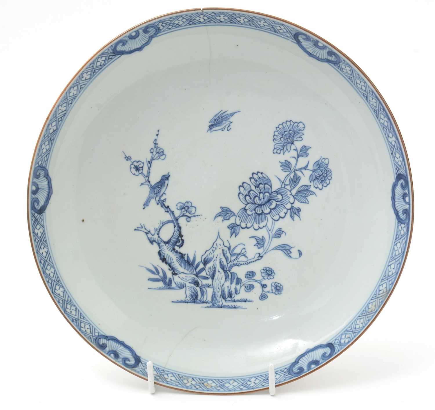 18th Century Chinese blue and white saucer dish - Image 2 of 7