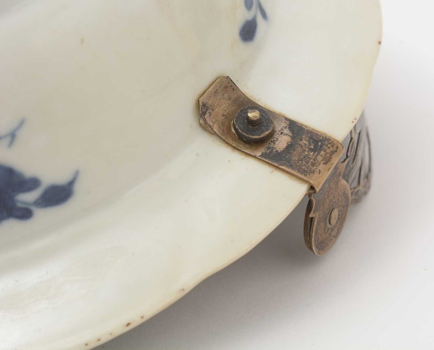 Kangxi blue and white bowl with European metal mounts - Image 11 of 26
