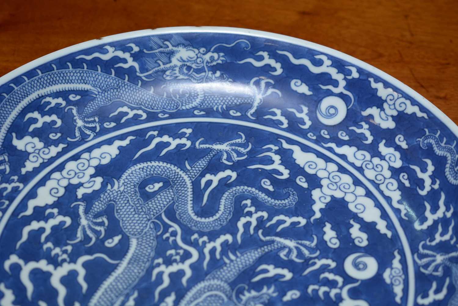 Chinese blue and white dragon dish - Image 19 of 26