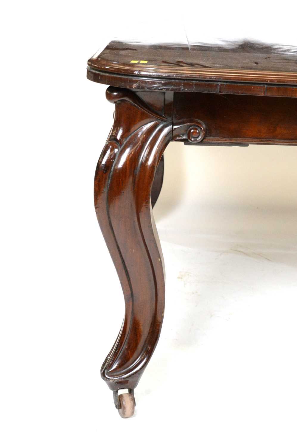 A substantial late Victorian mahogany extending dining table. - Image 3 of 4