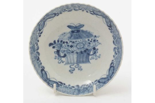 Chinese dish, tea bowl and saucer. - Image 7 of 12