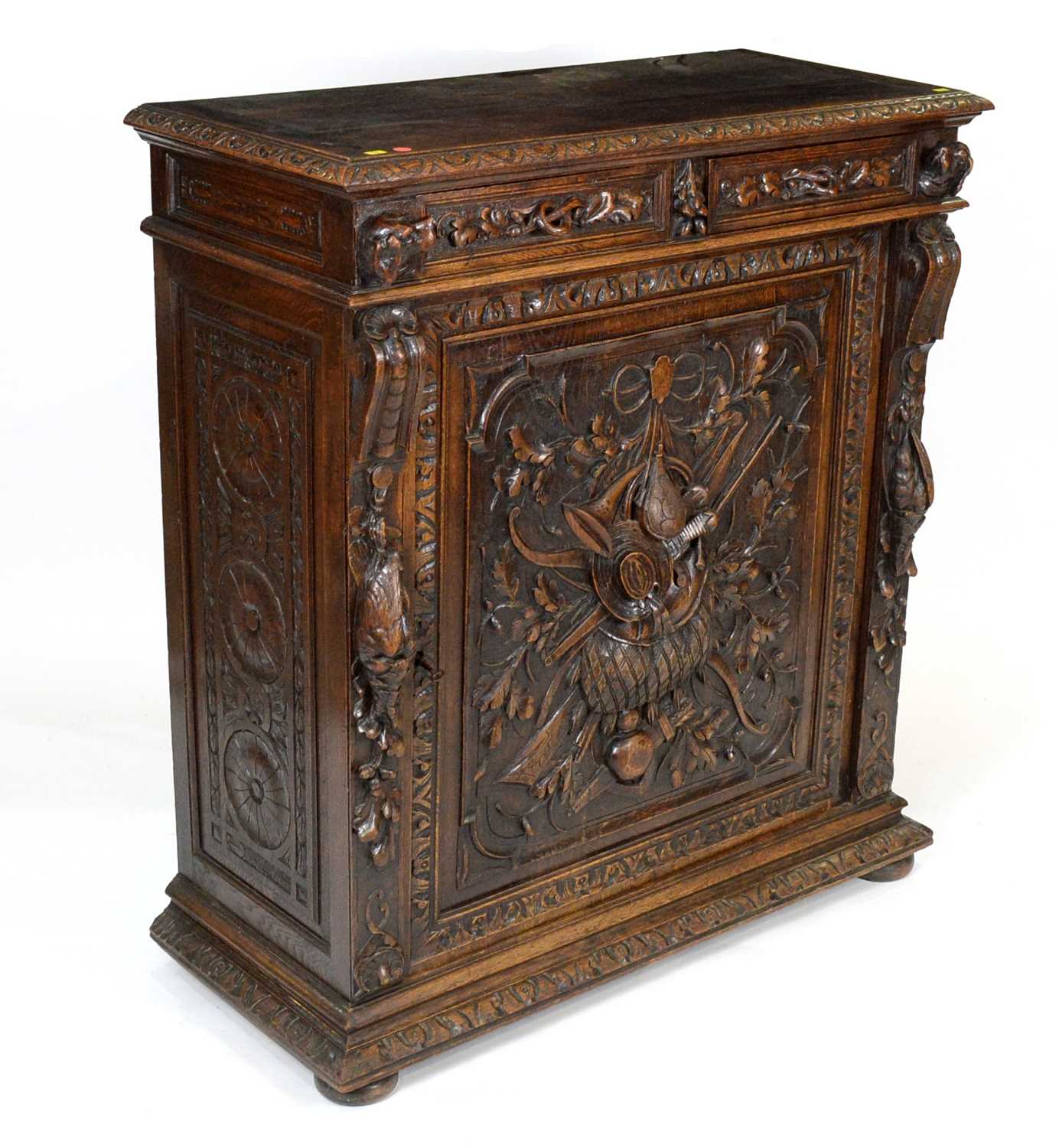 A richly carved Victorian oak side/pier cabinet with a sporting theme. - Image 19 of 37