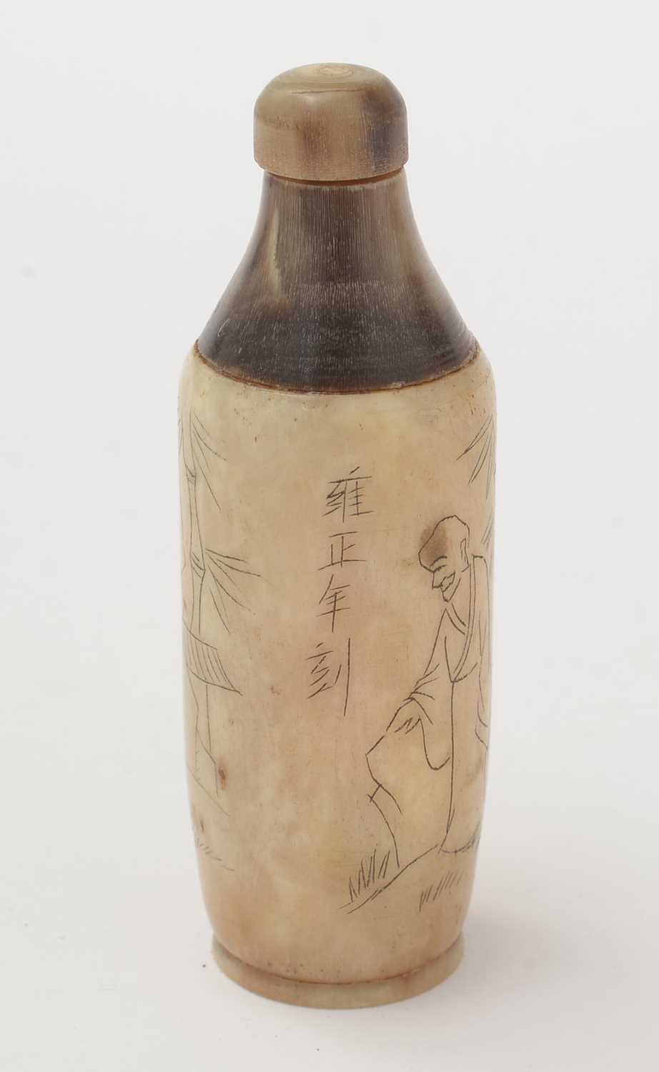 Chinese soapstone seal and horn snuff bottle - Image 2 of 10