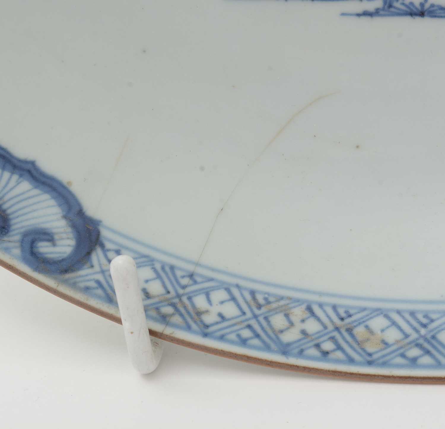 18th Century Chinese blue and white saucer dish - Image 7 of 7