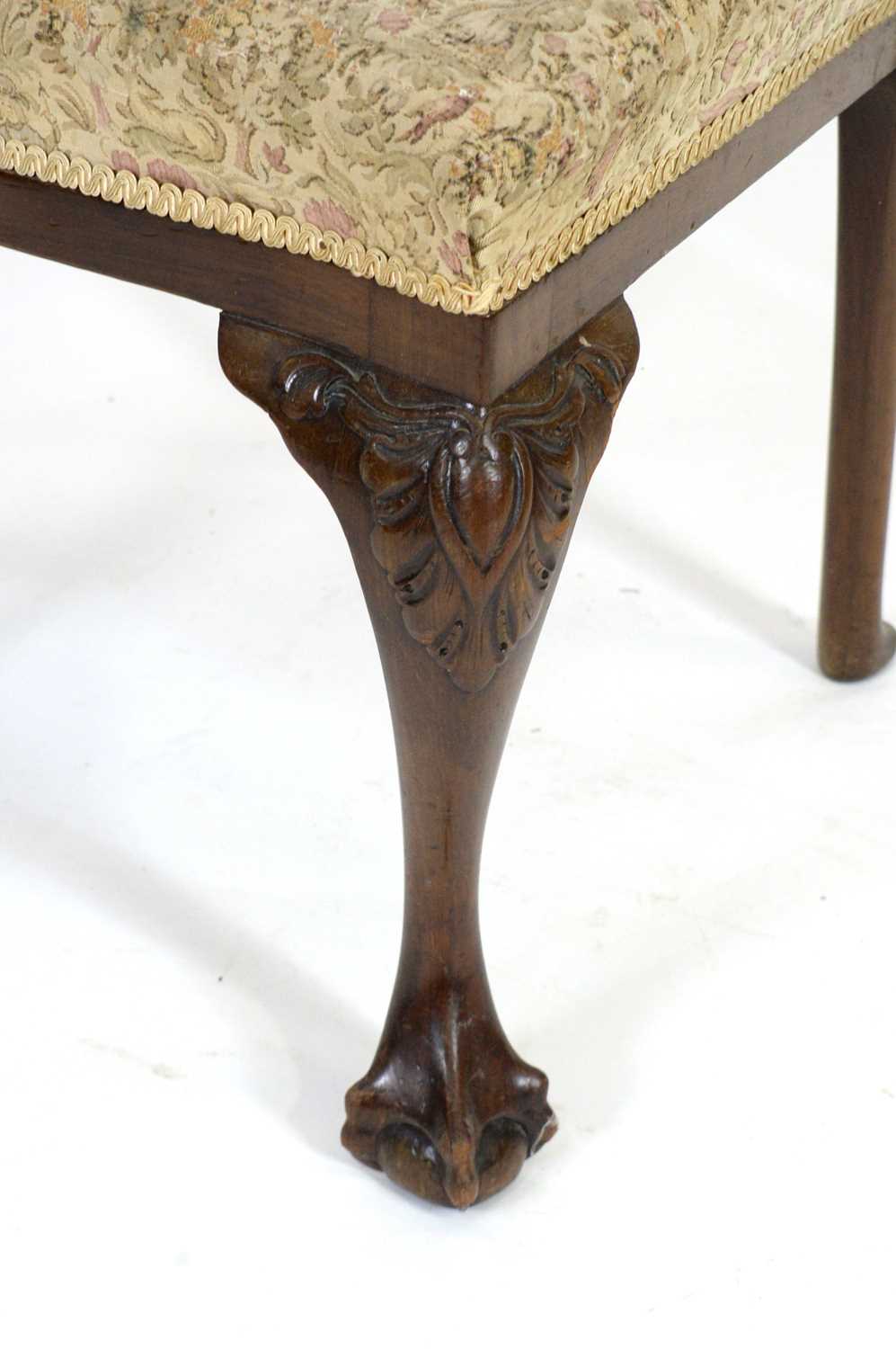 A set of ten Georgian-style mahogany high-back dining chairs. - Image 6 of 6