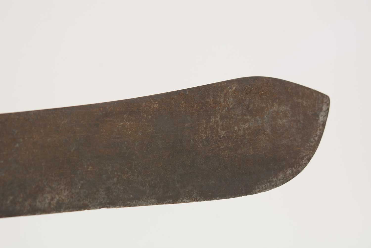 A WWI British bayonet, and a WWII machete - Image 27 of 32
