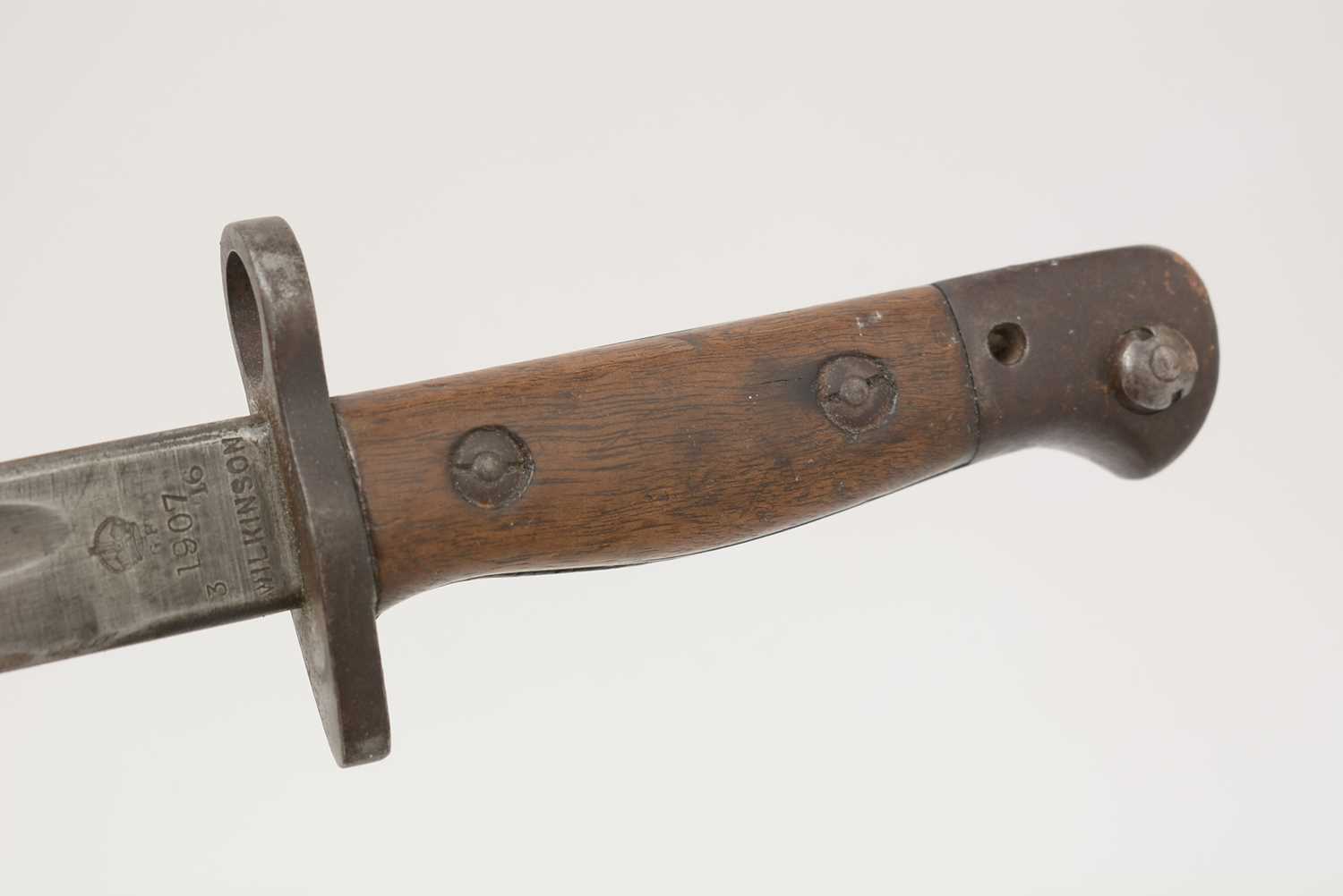A WWI British bayonet, and a WWII machete - Image 13 of 32