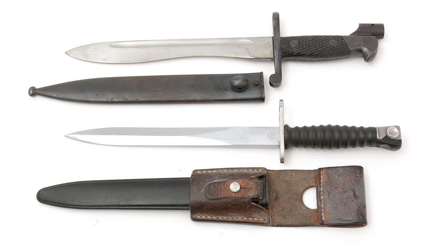 A Spanish WWII bayonet and a Swiss SIG bayonet - Image 2 of 19