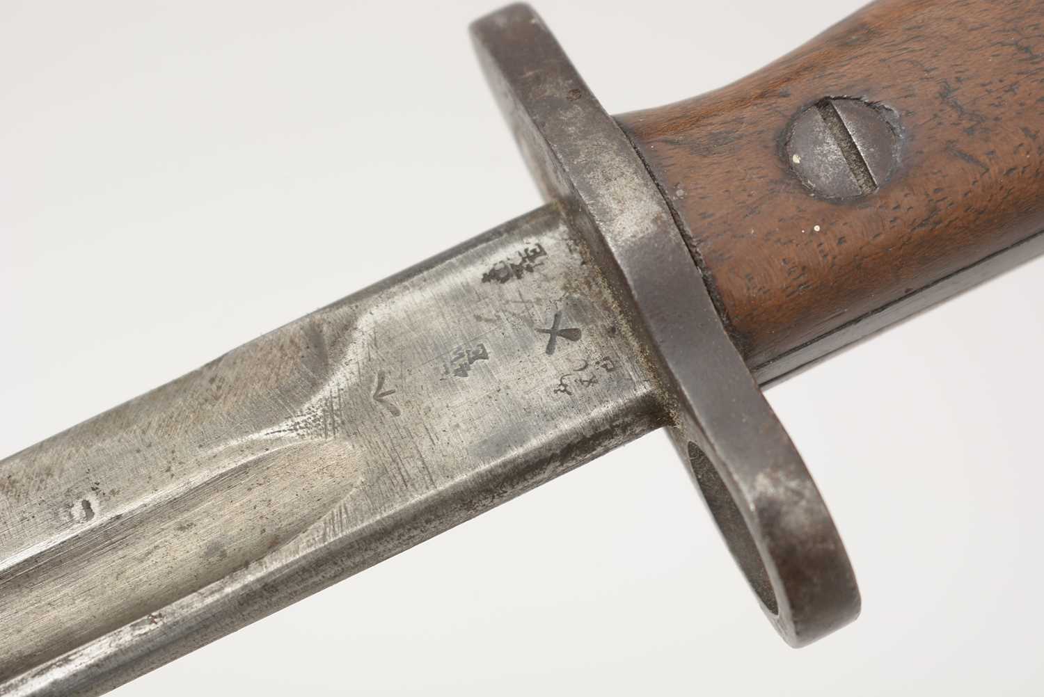A WWI British bayonet, and a WWII machete - Image 12 of 32