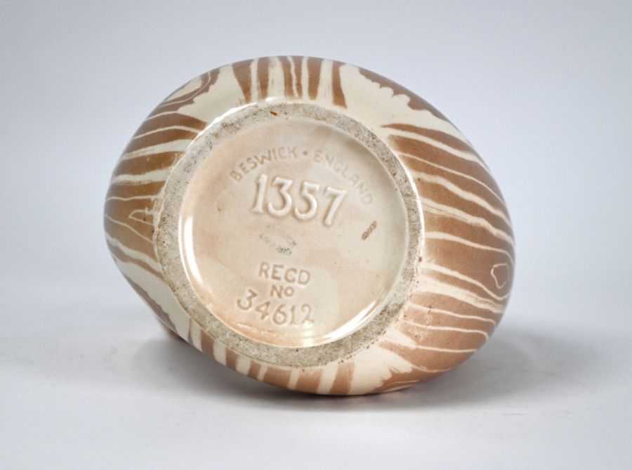 A Beswick pottery 'Wood grain' vase - Image 5 of 10