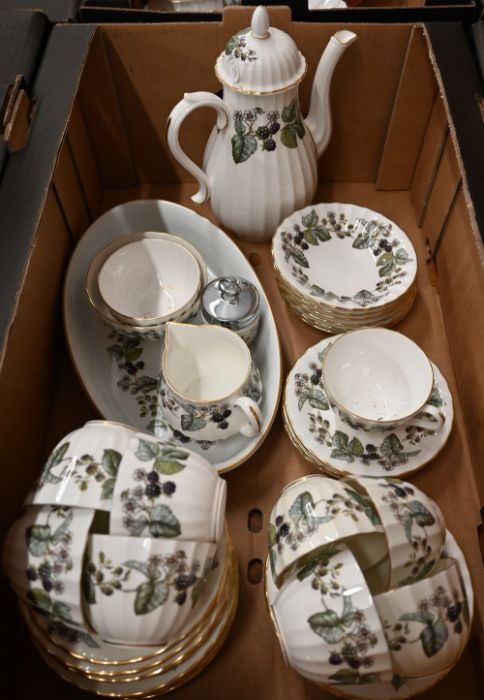 A Royal Worcester china Lavinia dinner/tea service