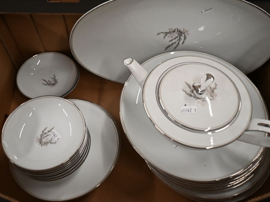 Extensive Noritake 'Candice' dinner/tea service - Image 3 of 3