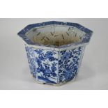 An early 18th century Chinese blue and white octagonal jardiniere, Kangxi period, Qing dynasty