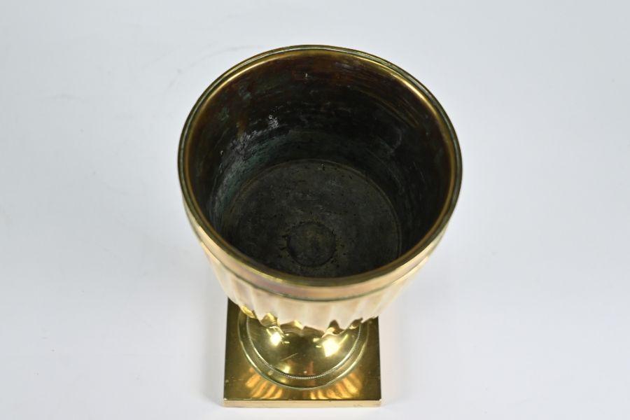 A Georgian brass fluted urn in the Adam style - Image 5 of 5