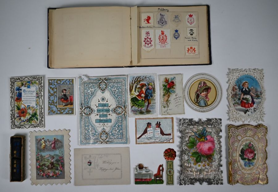 A selection of Victorian embossed and pierced greetings cards - Image 3 of 3