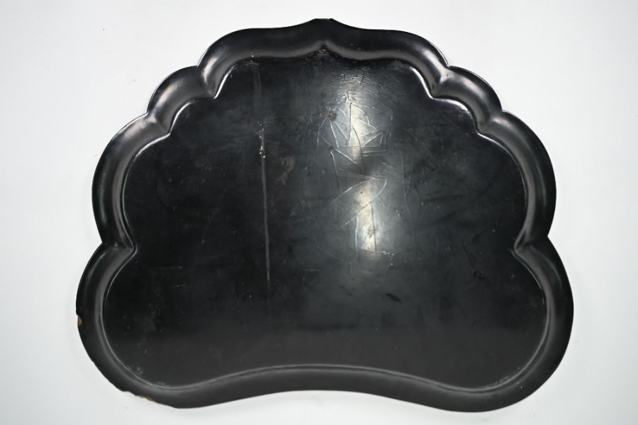 A 19th century serpentine papier mache serving tray - Image 4 of 4