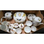 A selection of Royal Worcester Evesham ware (box)