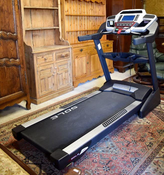 A Sole F85 folding treadmill/running machine - untested