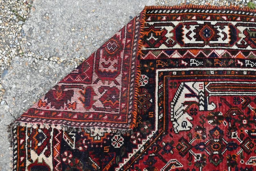 An old Persian Shiraz carpet - Image 6 of 6