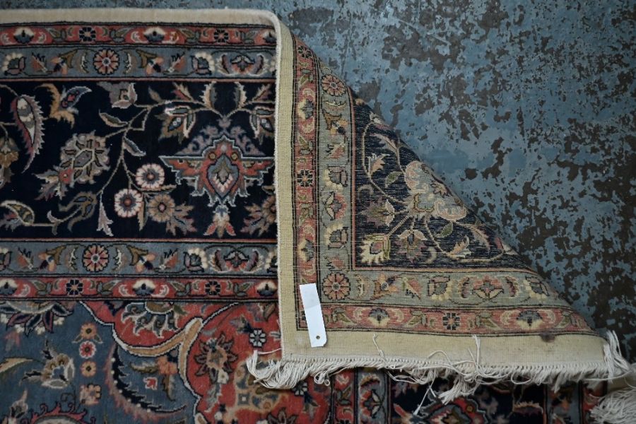 A classic Nian rug, traditional cream ground with floral design - Image 3 of 4